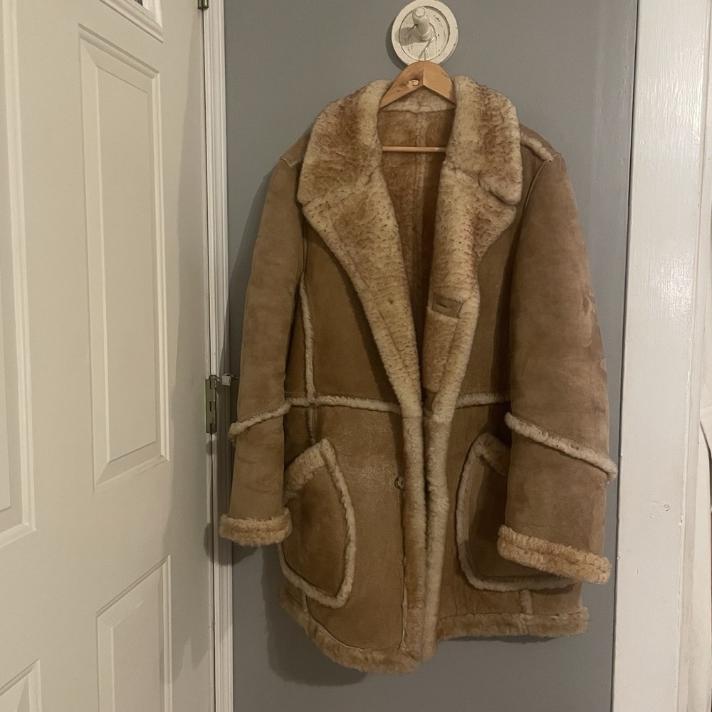 Vintage 70's Sheepskin Coat / Shearling Coat / Marlboro Man/Size 46